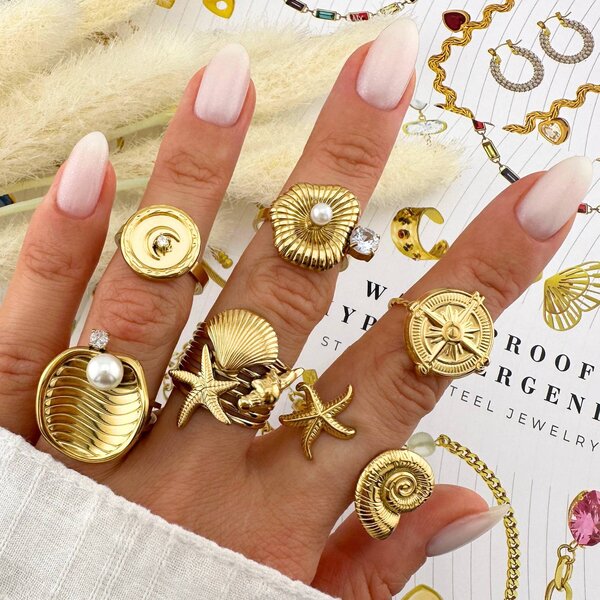 "Starfish and Seashell" Ring, 18K Gold Plated Steel