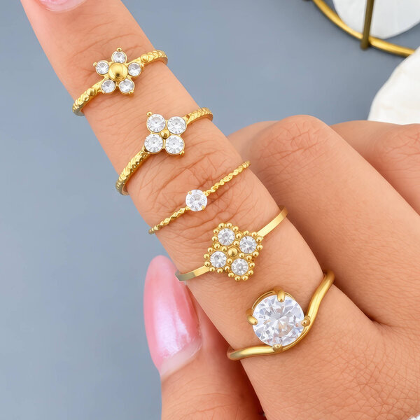 "Flower" PVD Gold-Plated Stainless Steel Ring - Intensity