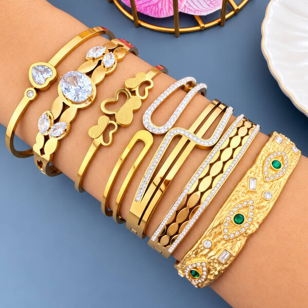 "Heart" PVD Gold-Plated Stainless Steel Bracelet - Intensity