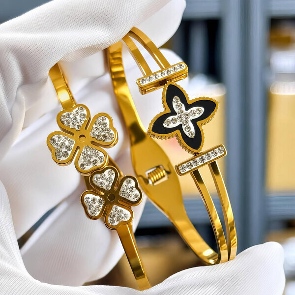 "Flowers" PVD Gold-Plated Steel Bracelet - Intensity